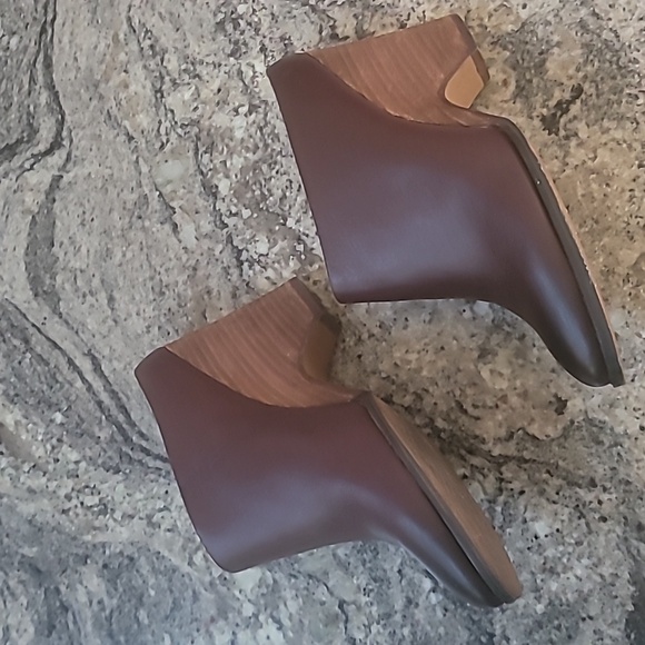 Kelsi Dagger Booties - Picture 6 of 16